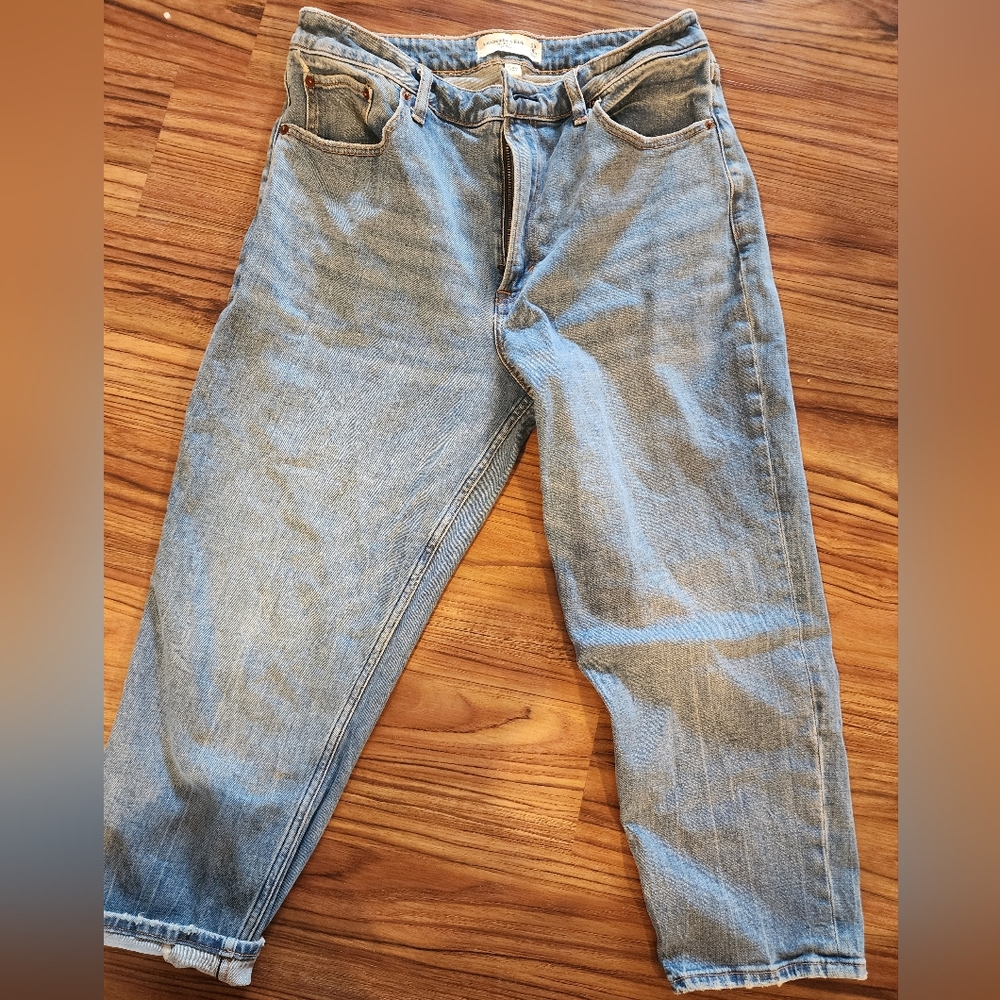Abercrombie - curve love Mom High Rise  8XS